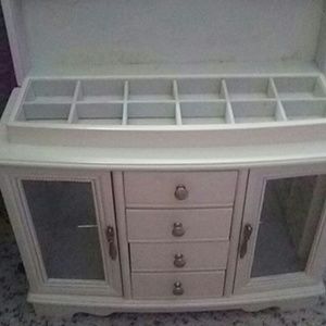 Jewelry organizer